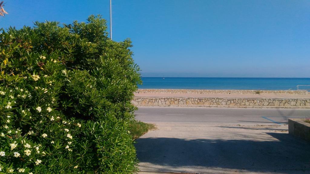 Appartamento Spiaggia Playa 卡斯泰拉马莱 外观 照片