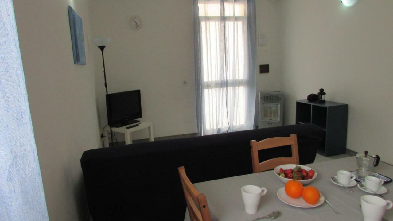 Appartamento Spiaggia Playa 卡斯泰拉马莱 外观 照片