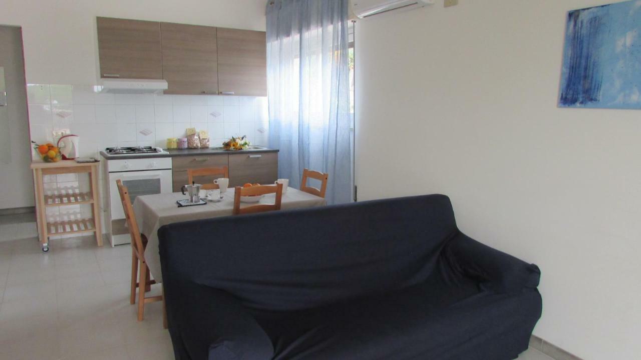 Appartamento Spiaggia Playa 卡斯泰拉马莱 外观 照片
