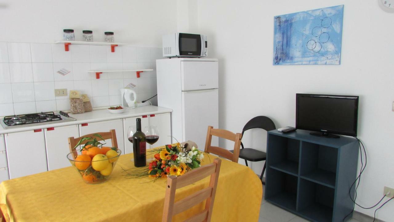 Appartamento Spiaggia Playa 卡斯泰拉马莱 外观 照片