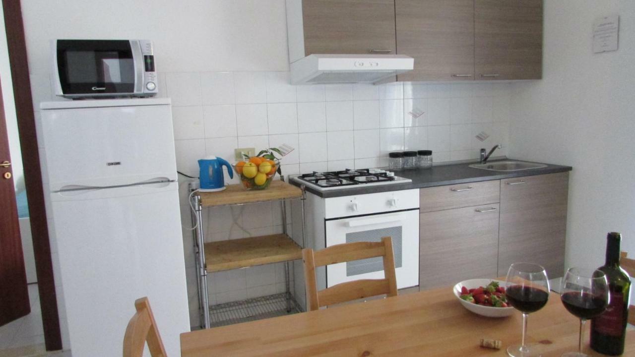 Appartamento Spiaggia Playa 卡斯泰拉马莱 外观 照片