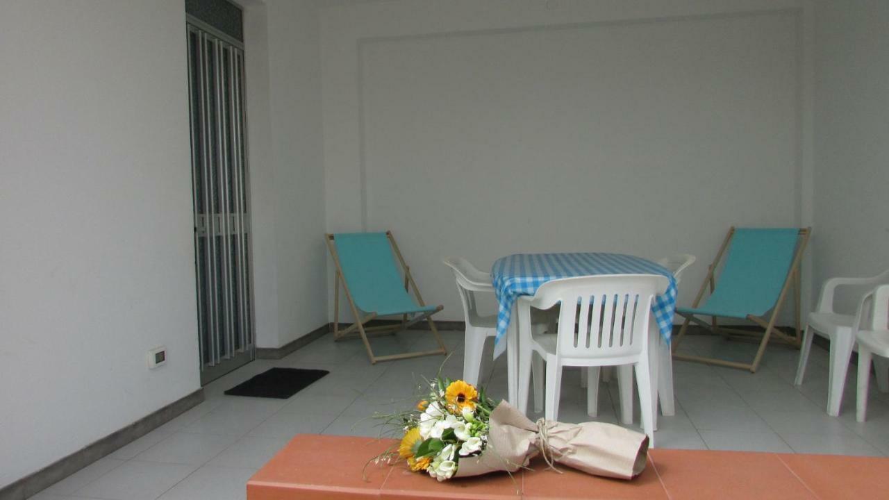 Appartamento Spiaggia Playa 卡斯泰拉马莱 外观 照片